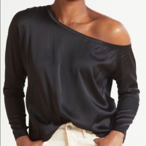 Cha Sor stretch silky off shoulder top M